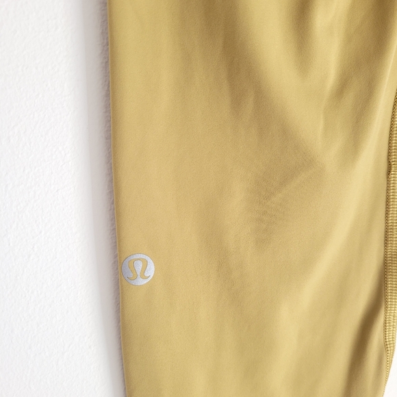 Lululemon Fast and Free High-Rise Tight 28" *Non-Reflective SuedeGrape Leaf Sz4 - Picture 11 of 13